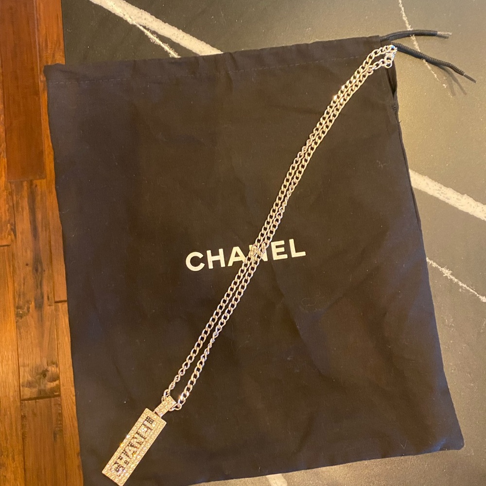 CHANEL Silver-Tone Crystal Pendant Necklace